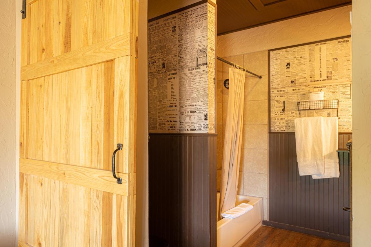 -Pet Friendly- Miners Cabin #6 - King Bed With Private Balcony Tombstone Εξωτερικό φωτογραφία