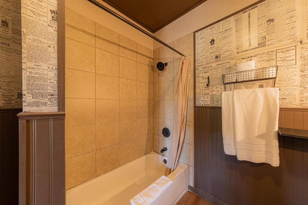 -Pet Friendly- Miners Cabin #6 - King Bed With Private Balcony Tombstone Εξωτερικό φωτογραφία