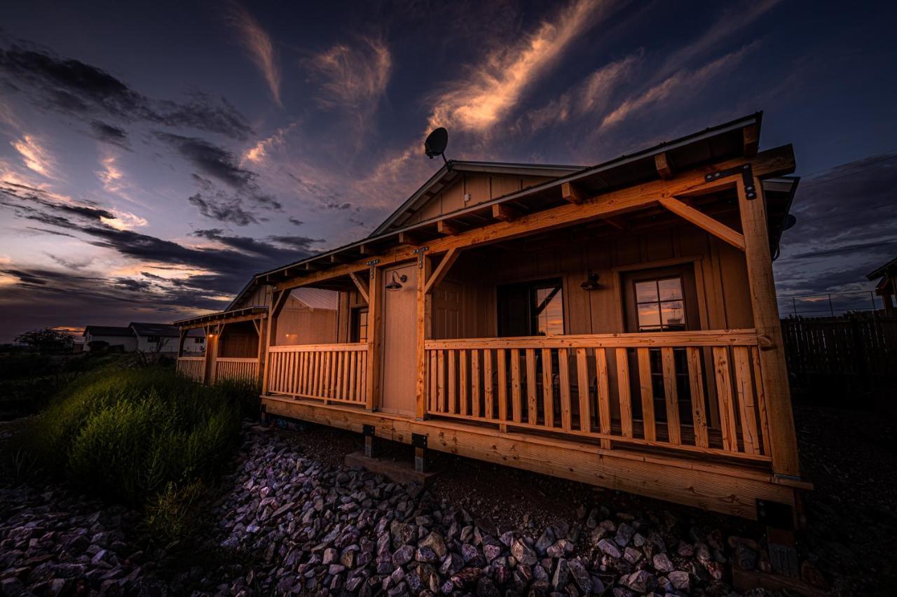 -Pet Friendly- Miners Cabin #6 - King Bed With Private Balcony Tombstone Εξωτερικό φωτογραφία