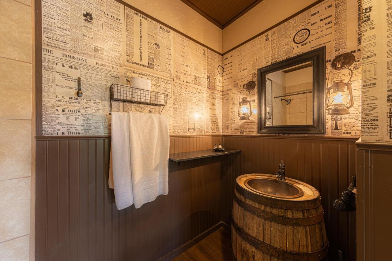 -Pet Friendly- Miners Cabin #6 - King Bed With Private Balcony Tombstone Εξωτερικό φωτογραφία