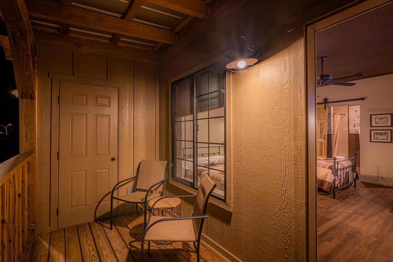 -Pet Friendly- Miners Cabin #6 - King Bed With Private Balcony Tombstone Εξωτερικό φωτογραφία